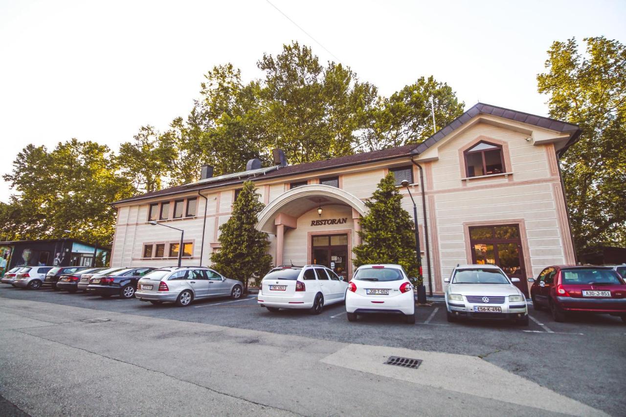 Hotel Vila Vrbas Banja Luka Exterior photo